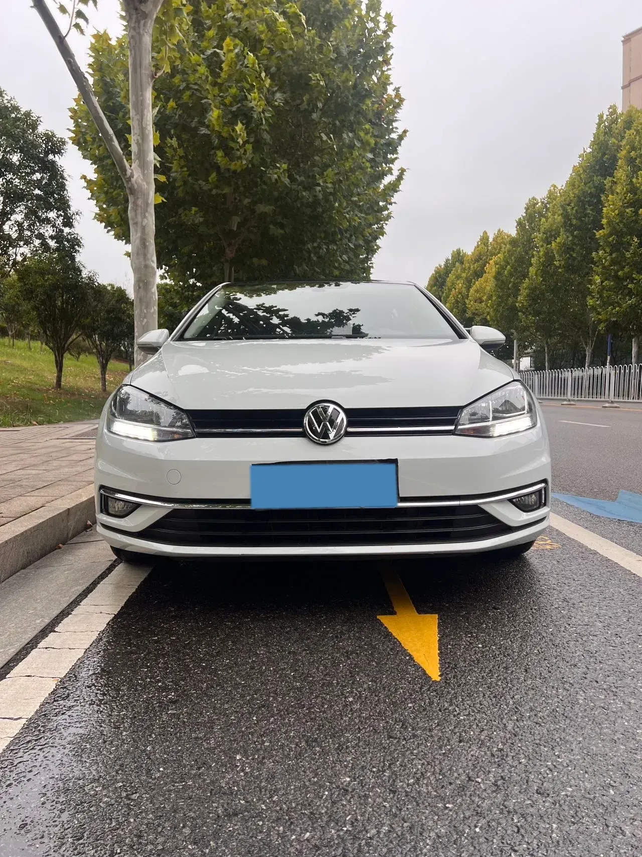 2018 VOLKSWAGEN GOLF thumbnail 2