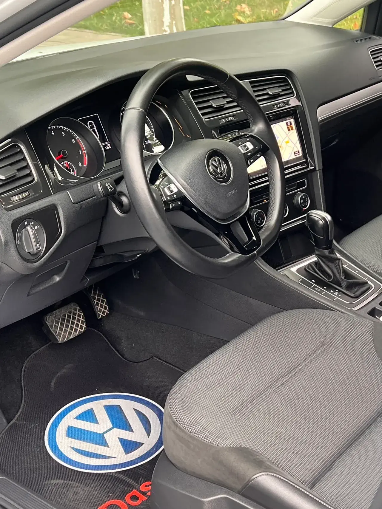 2018 VOLKSWAGEN GOLF thumbnail 4