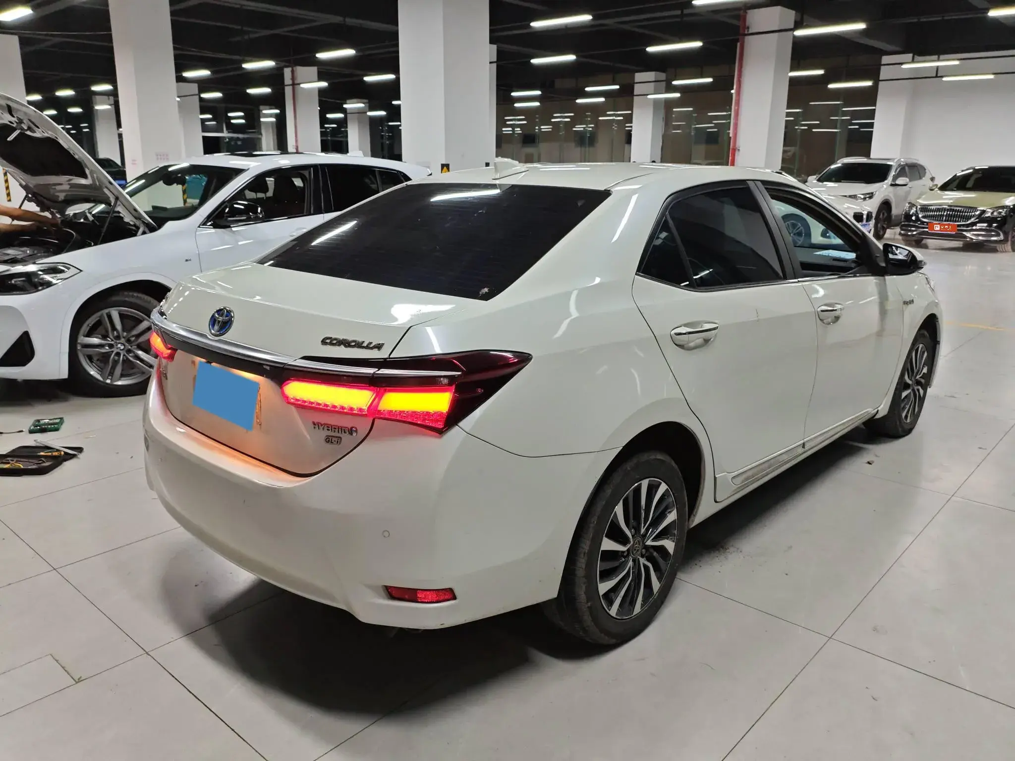 2017 TOYOTA COROLLA thumbnail 2