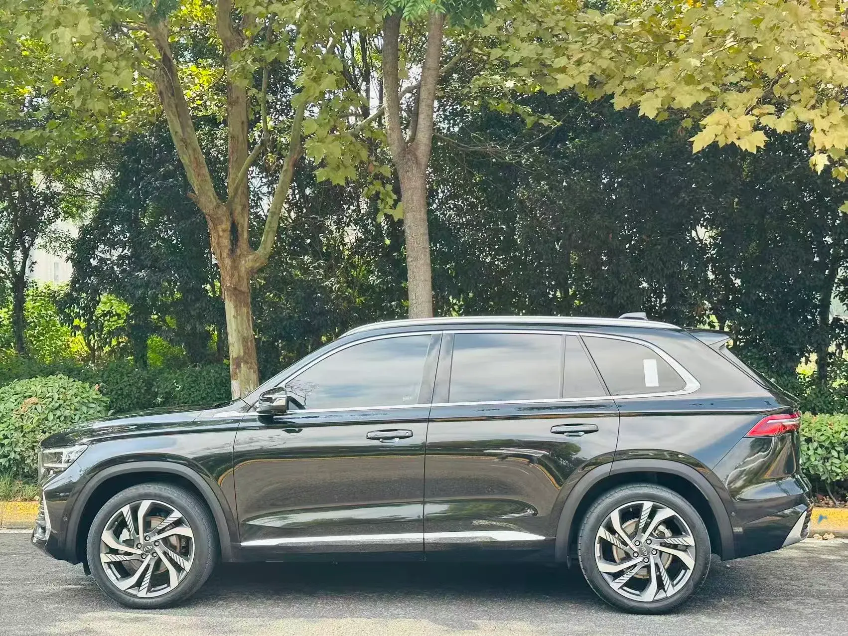 2021 GEELY MONJARO thumbnail 3