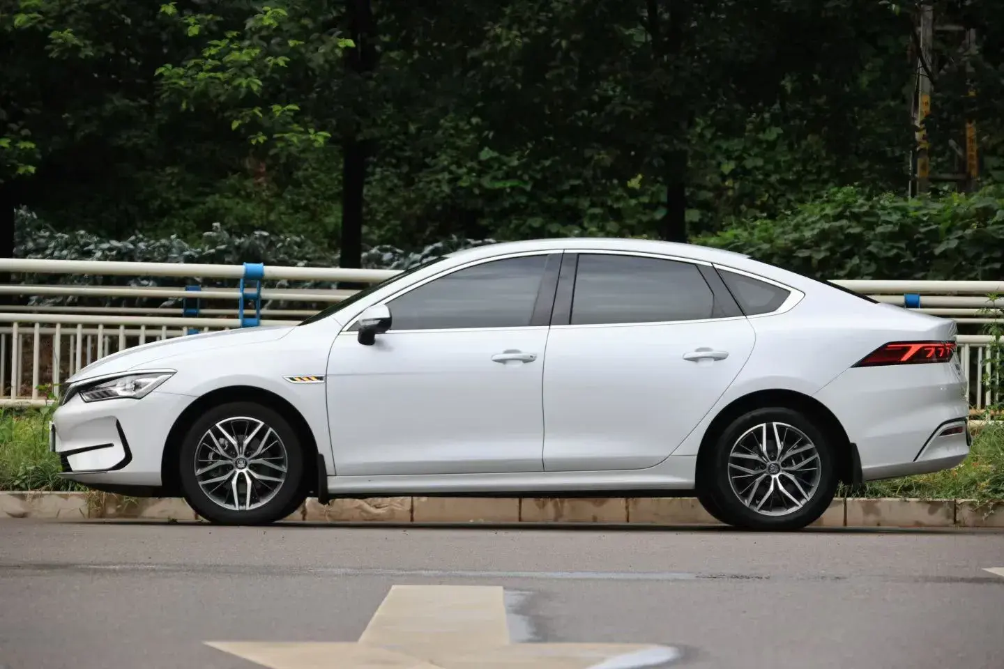 2023 BYD QIN view 1