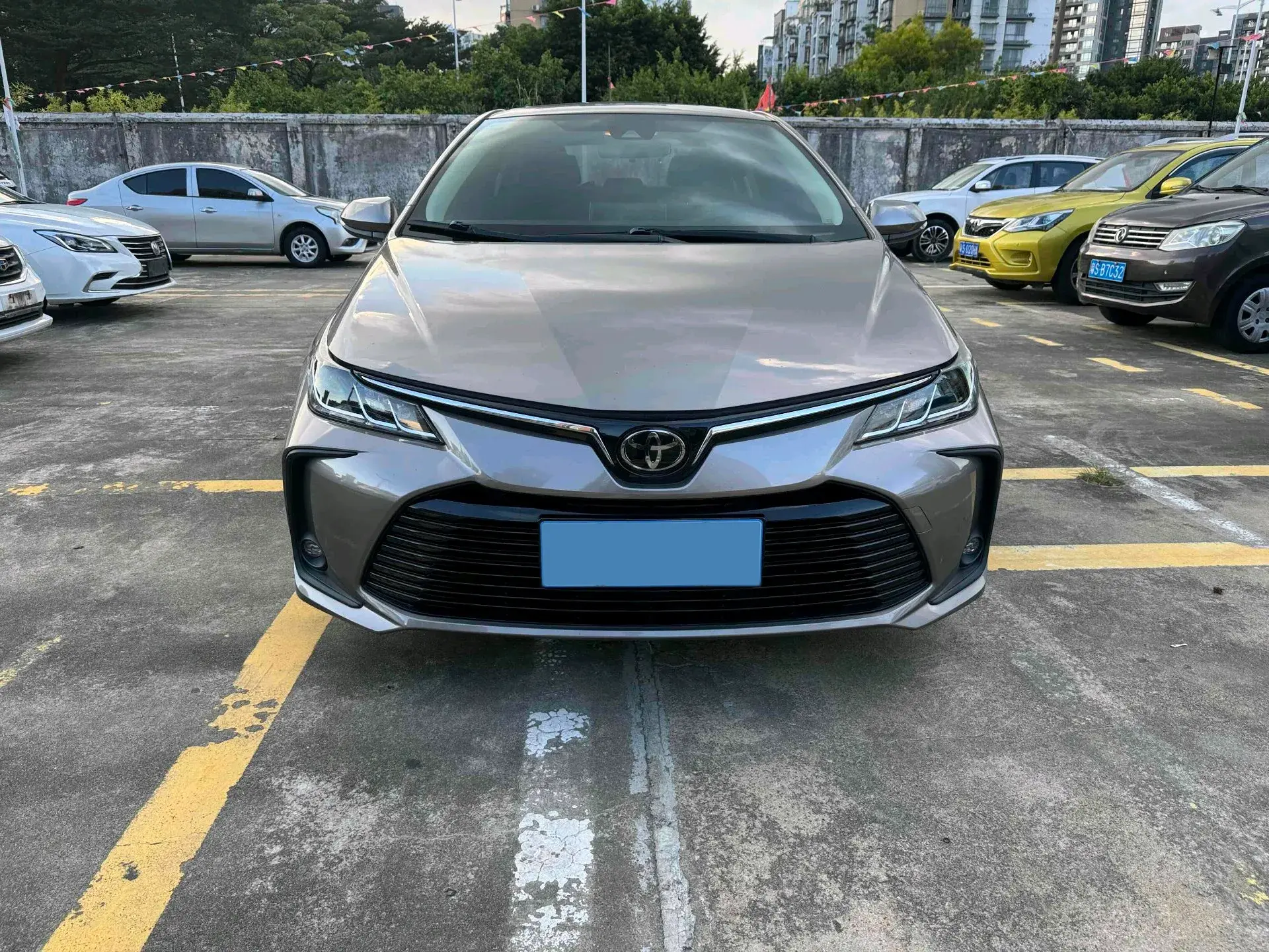 2019 TOYOTA COROLLA thumbnail 2