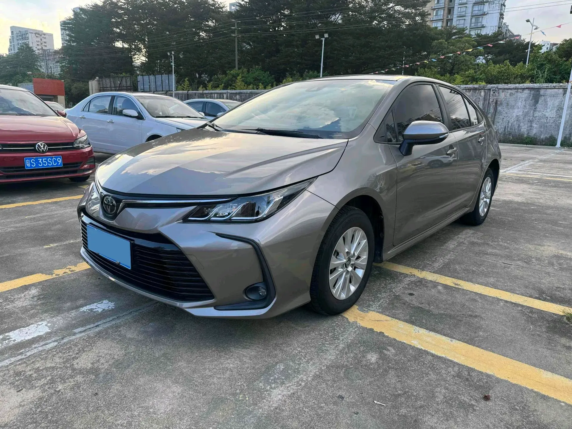 2019 TOYOTA COROLLA view 1