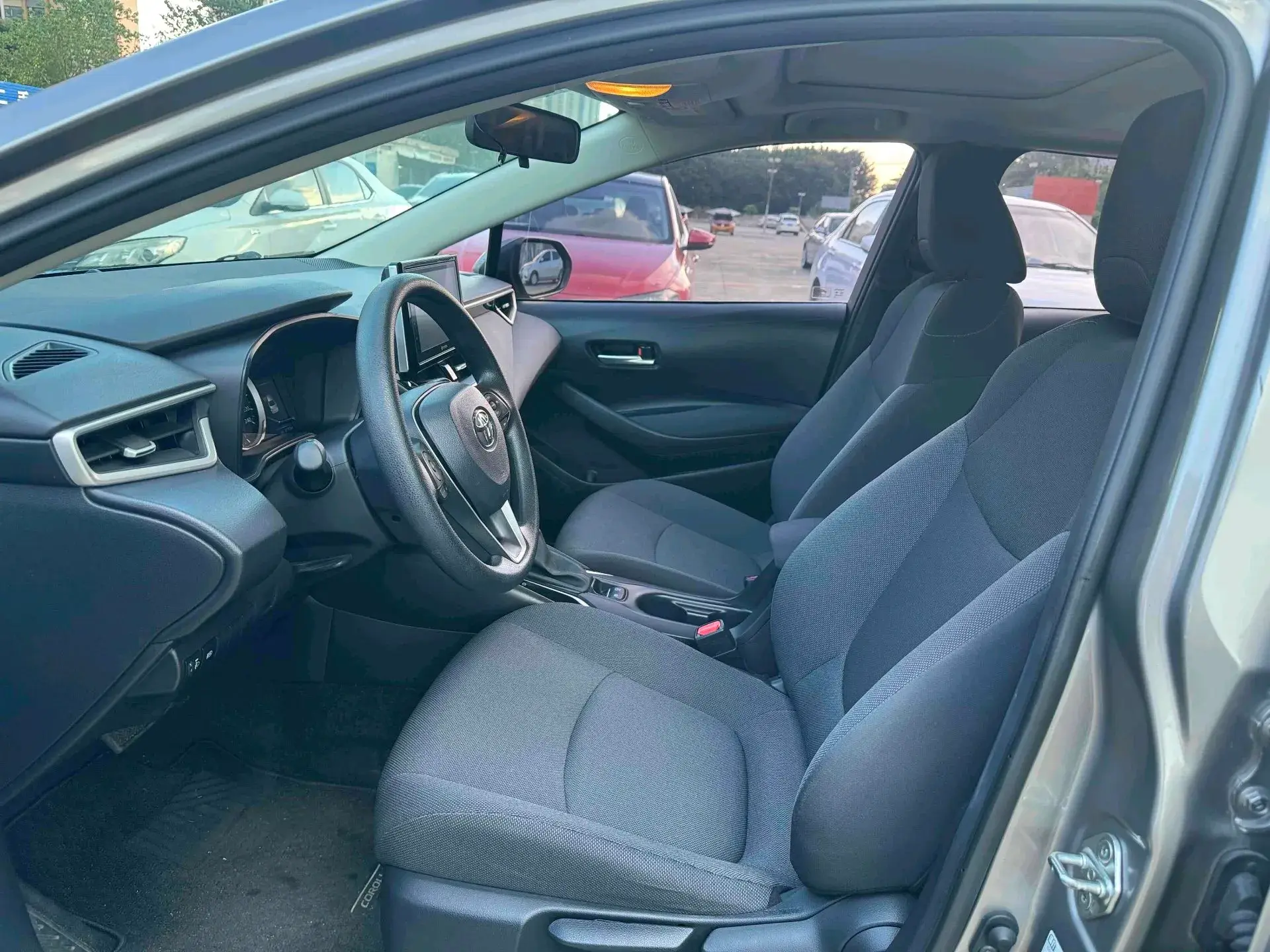 2019 TOYOTA COROLLA thumbnail 4