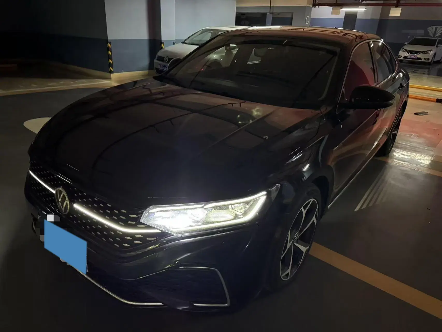 2024 VOLKSWAGEN PASSAT view 1