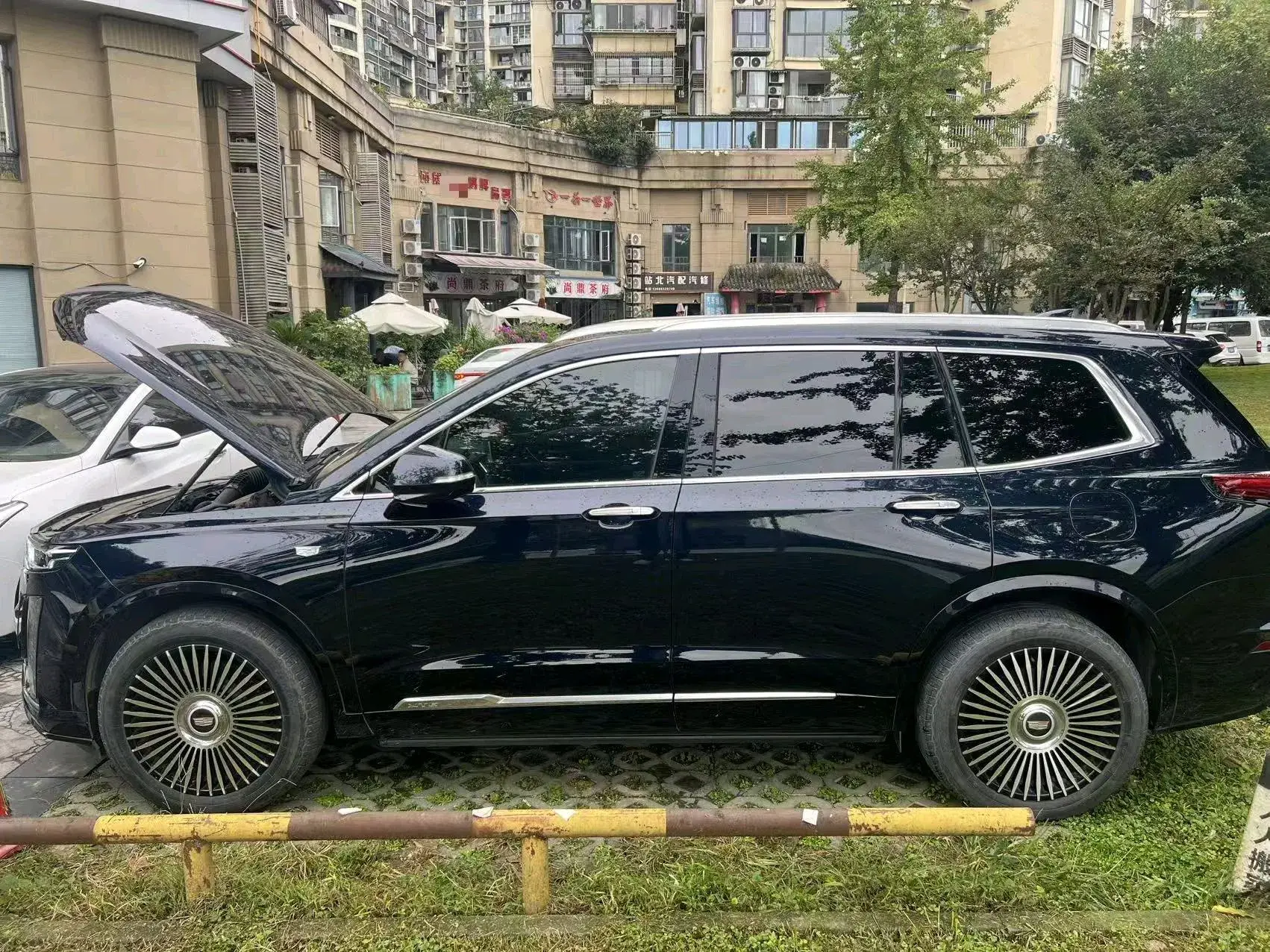 2021 CADILLAC XT6 thumbnail 3