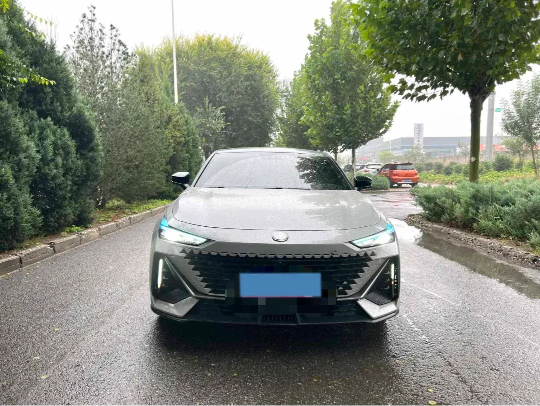 2022 CHANGAN UNI-V thumbnail 2