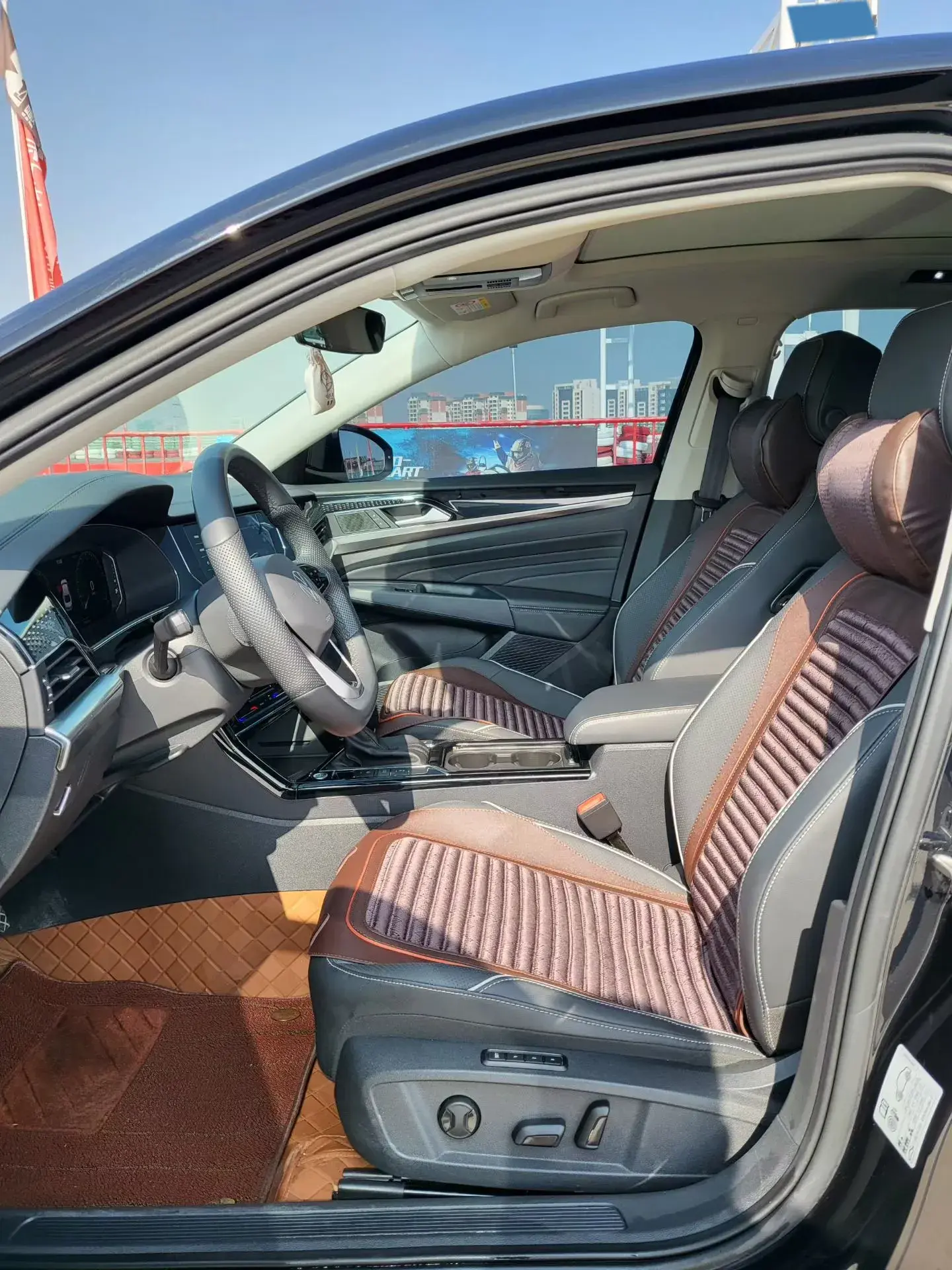 2024 VOLKSWAGEN PASSAT thumbnail 4