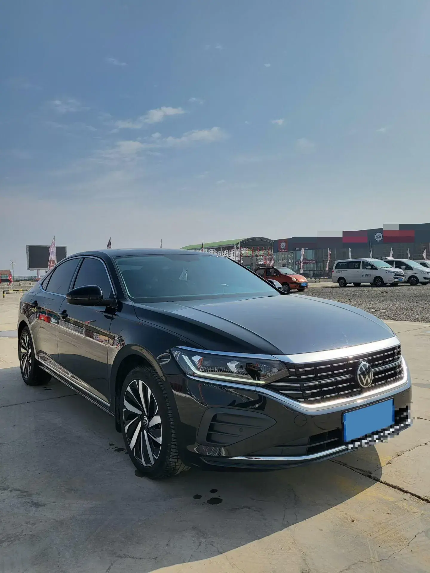 2024 VOLKSWAGEN PASSAT thumbnail 3