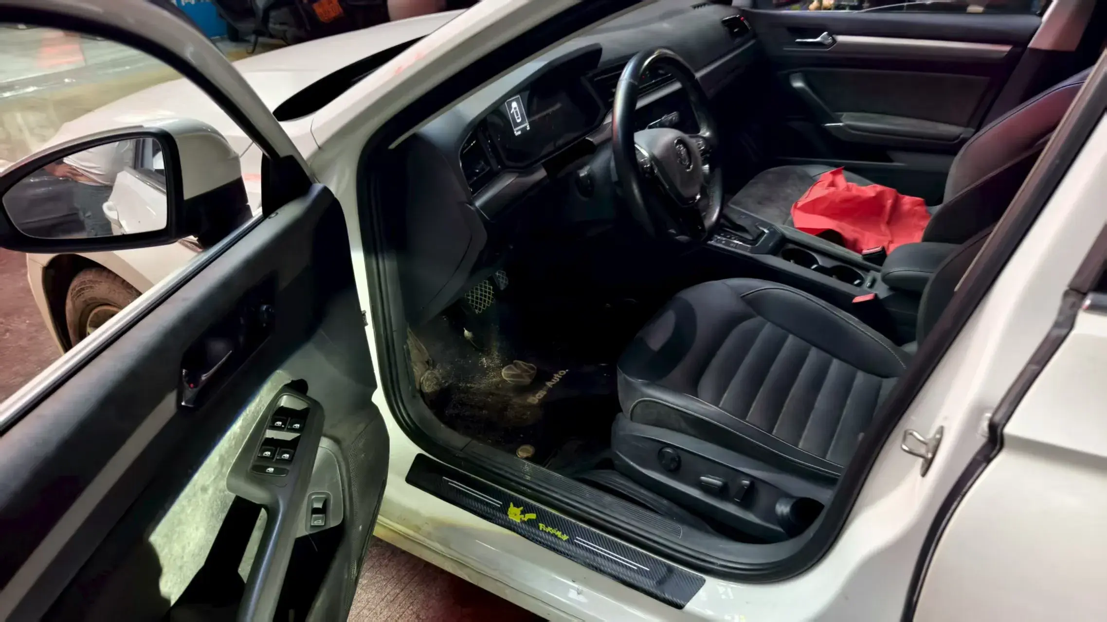 2019 VOLKSWAGEN LAMANDO thumbnail 2