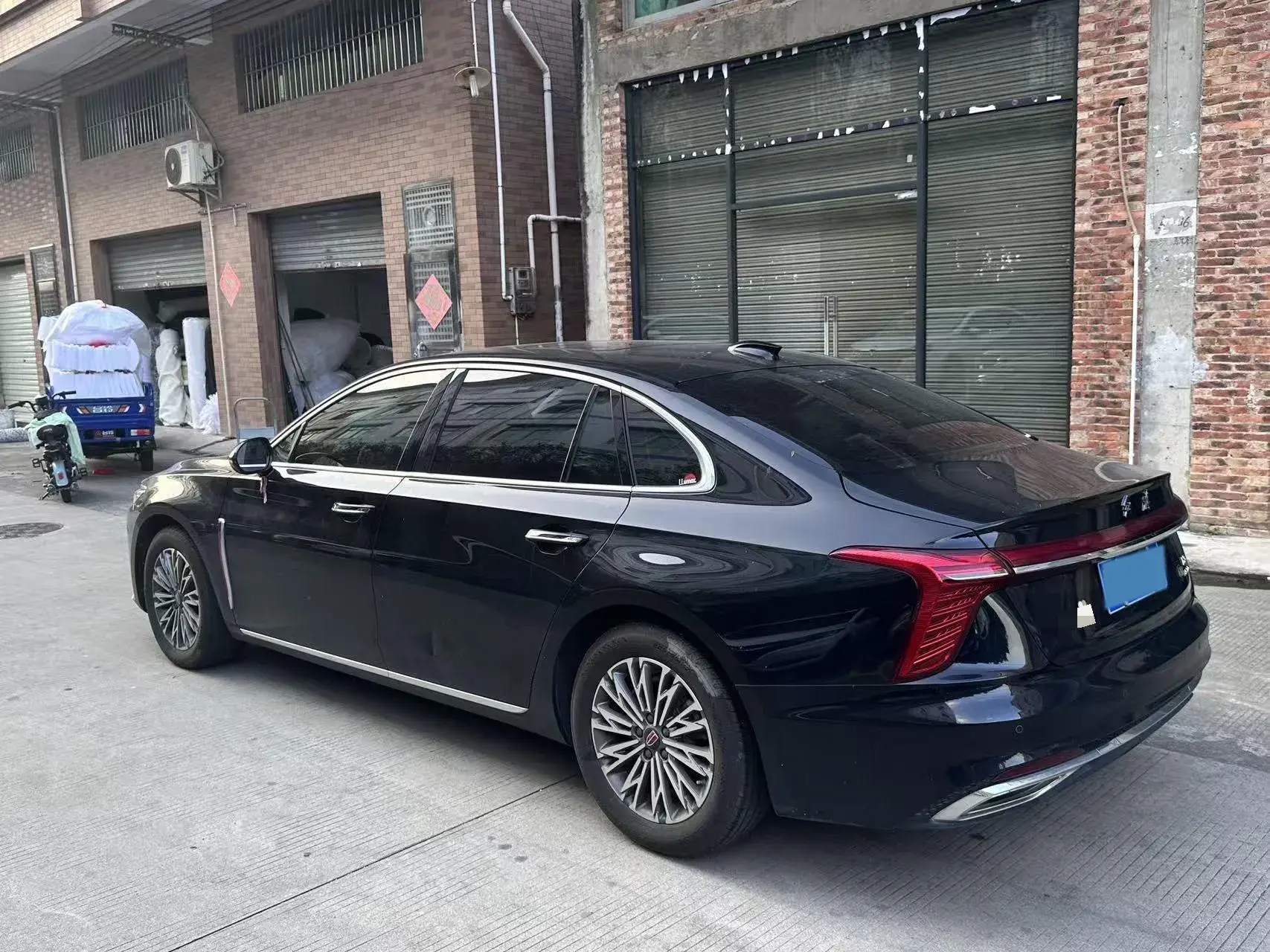 2023 HONGQI H5 thumbnail 4