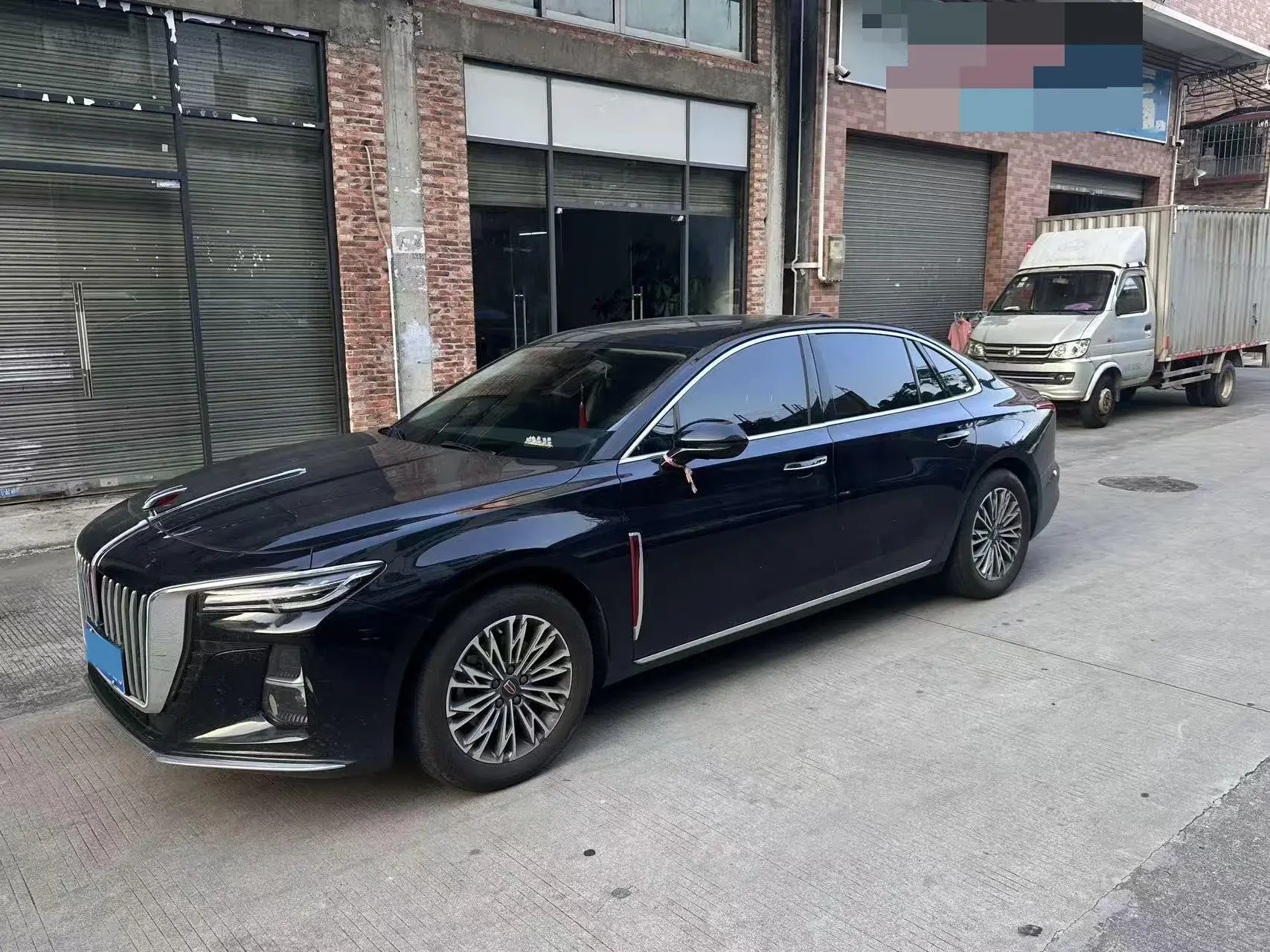 2023 HONGQI H5 view 1