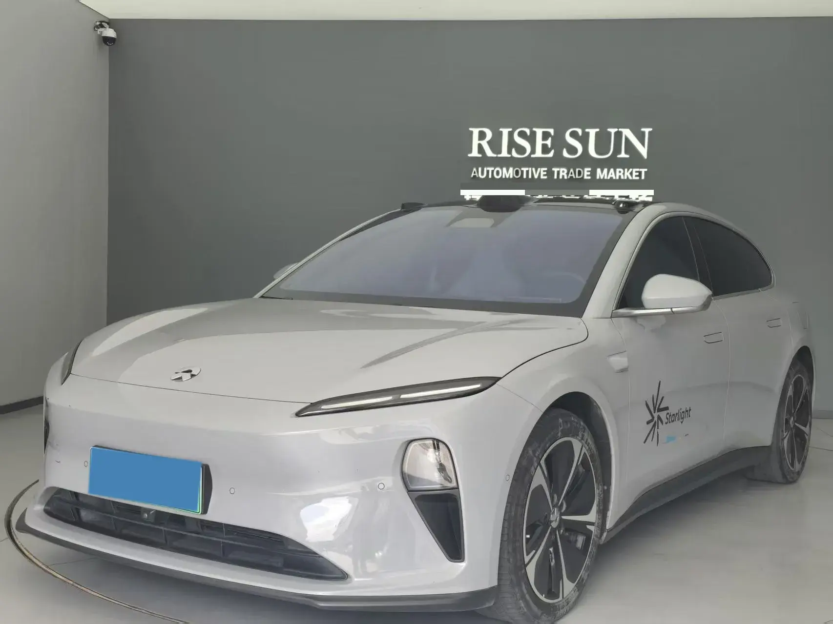 2023 NIO ET5T view 1