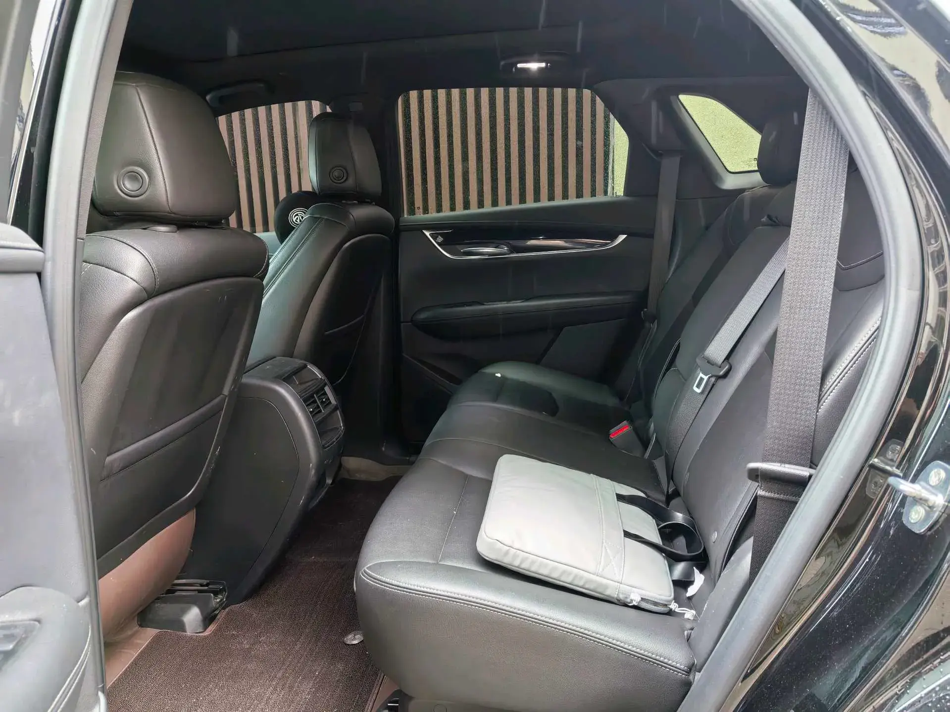 2024 CADILLAC XT5 thumbnail 3