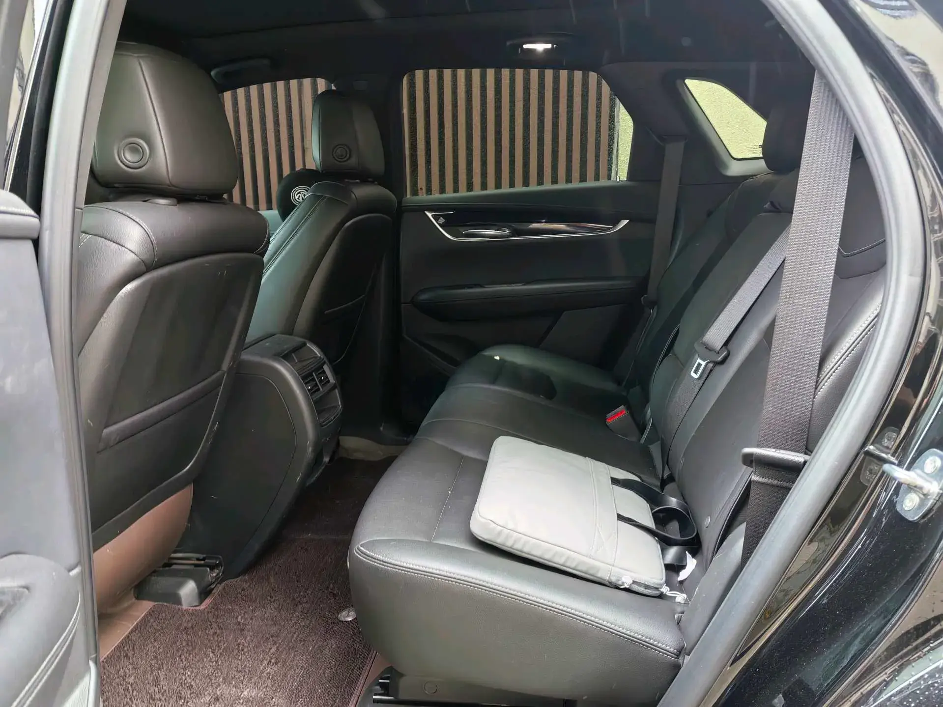 2024 CADILLAC XT5 thumbnail 2