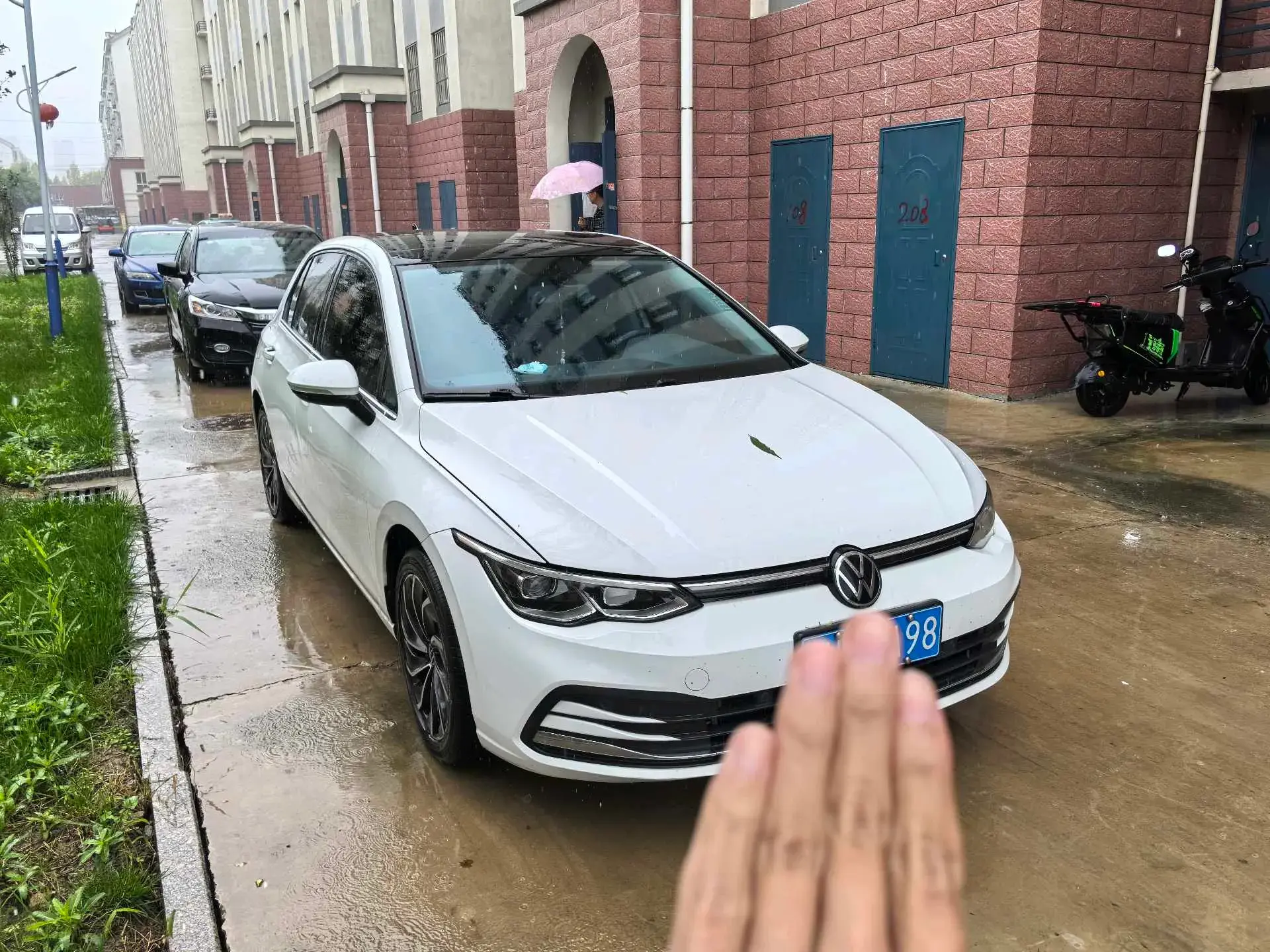 2021 VOLKSWAGEN GOLF thumbnail 2