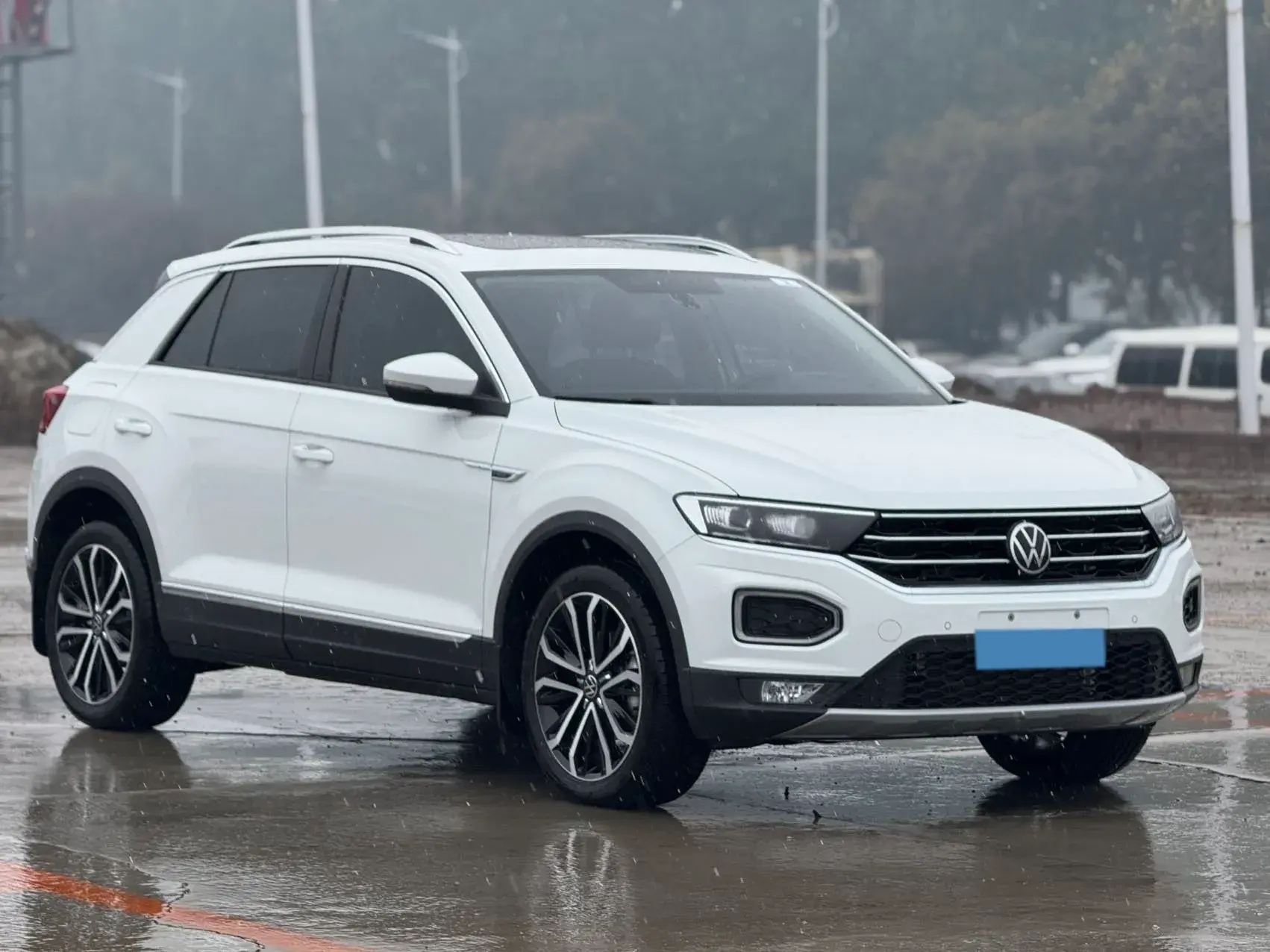 2022 VOLKSWAGEN T-ROC thumbnail 3