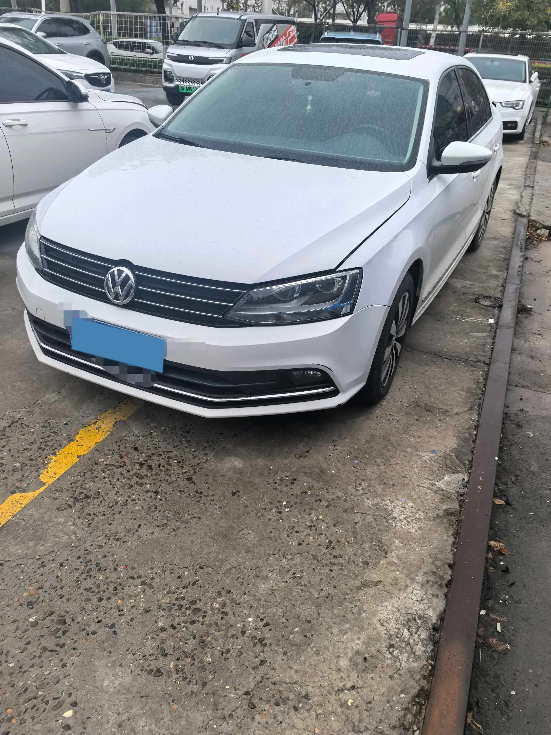 2018 VOLKSWAGEN SAGITAR view 1