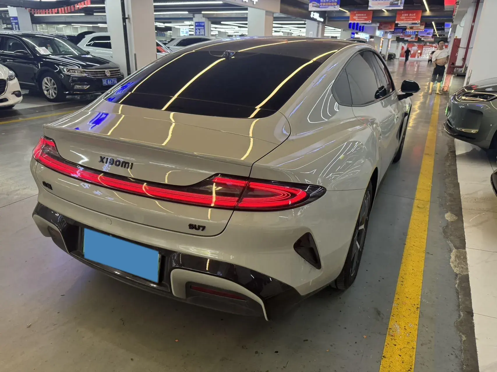 2024 MI SU7 thumbnail 2