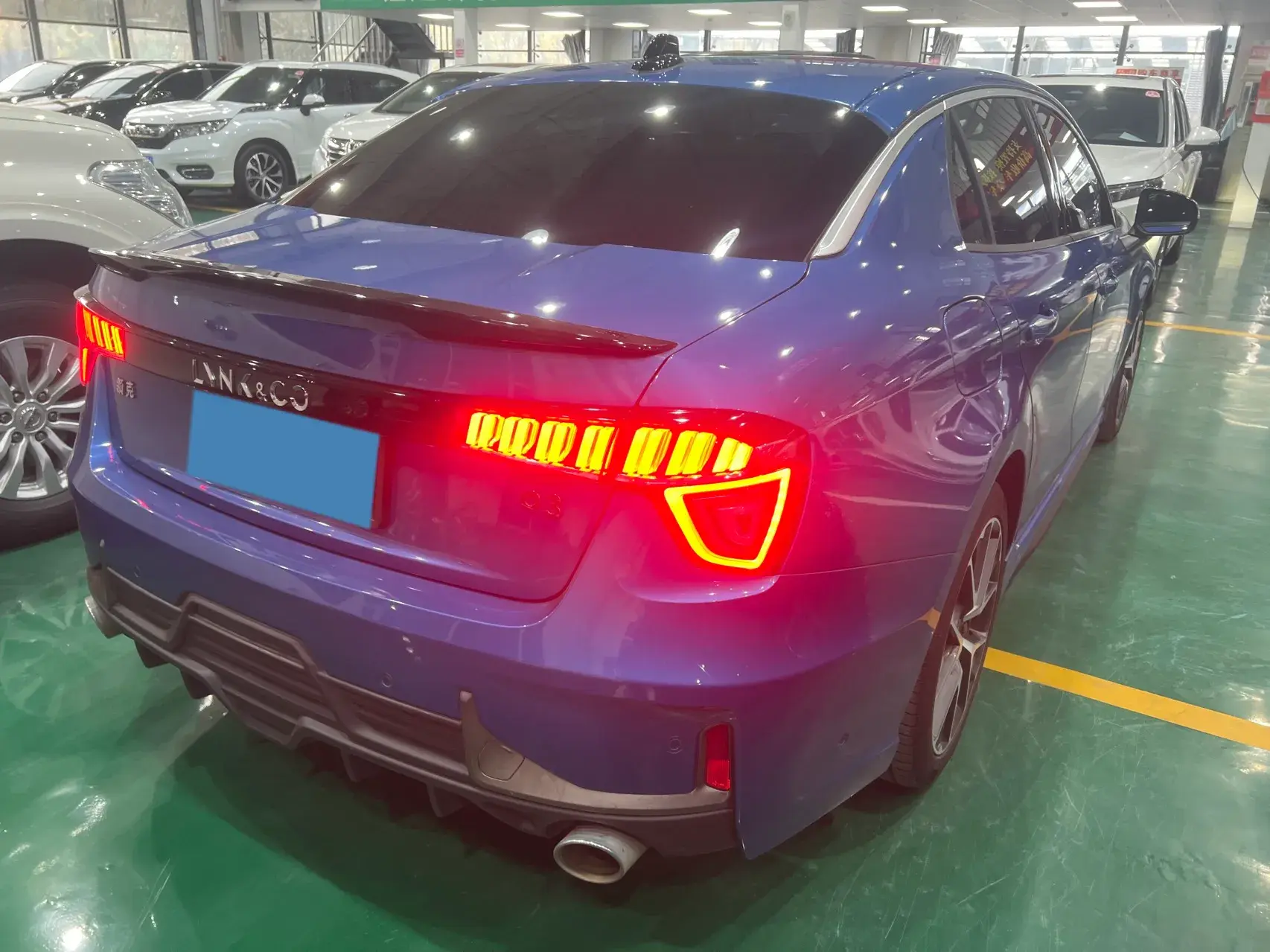 2019 LYNK&CO 03 thumbnail 4