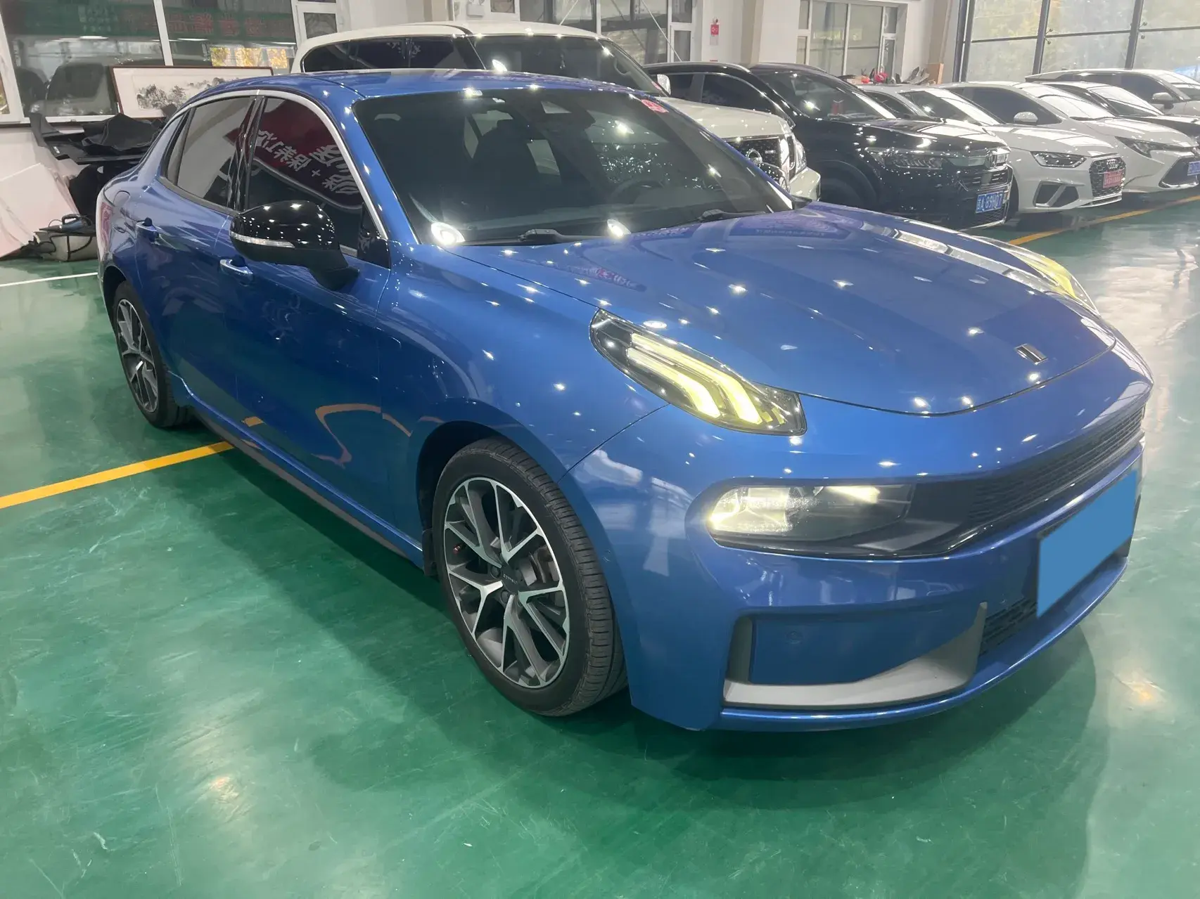 2019 LYNK&CO 03 thumbnail 3