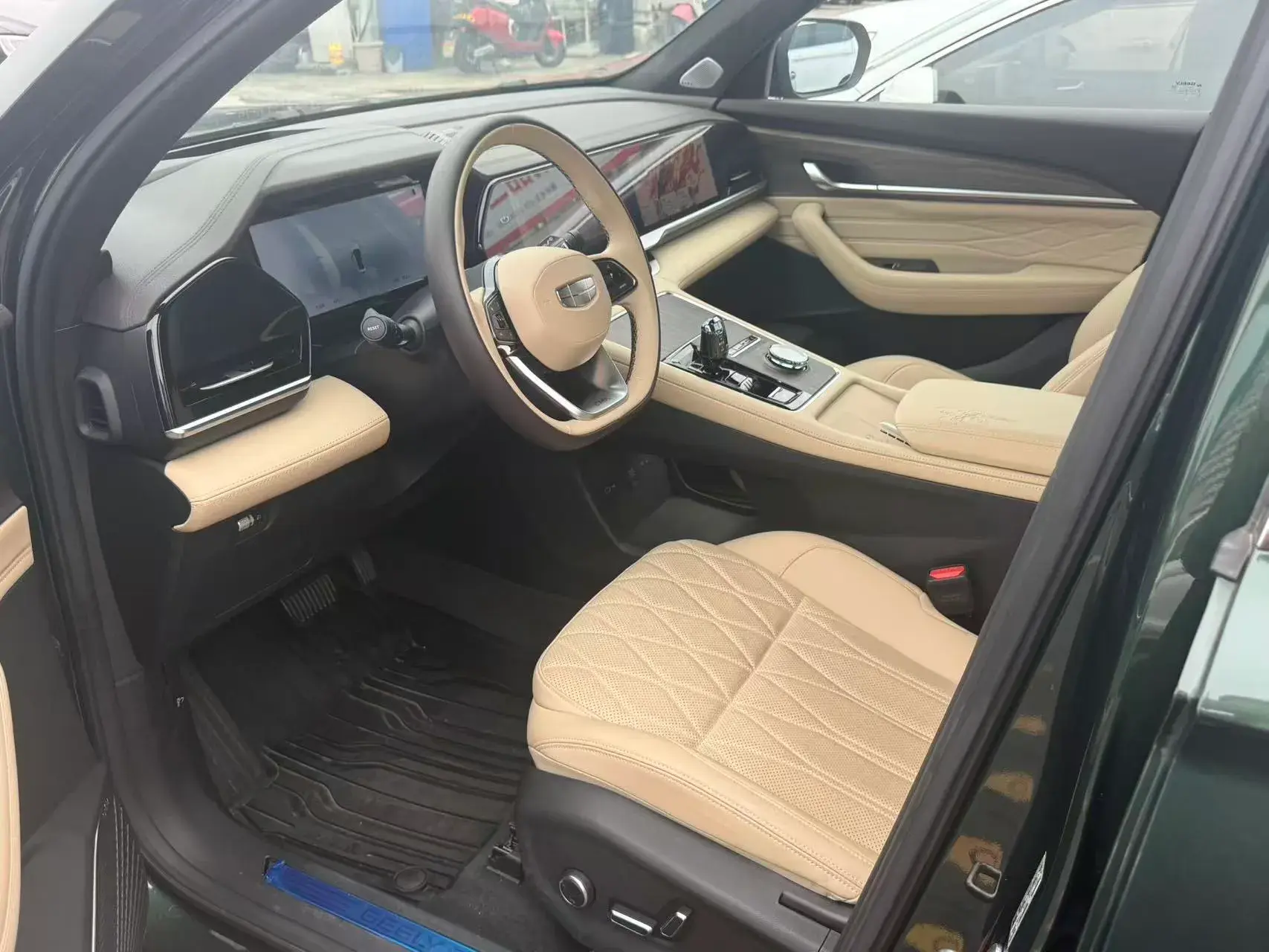 2025 GEELY MONJARO thumbnail 4