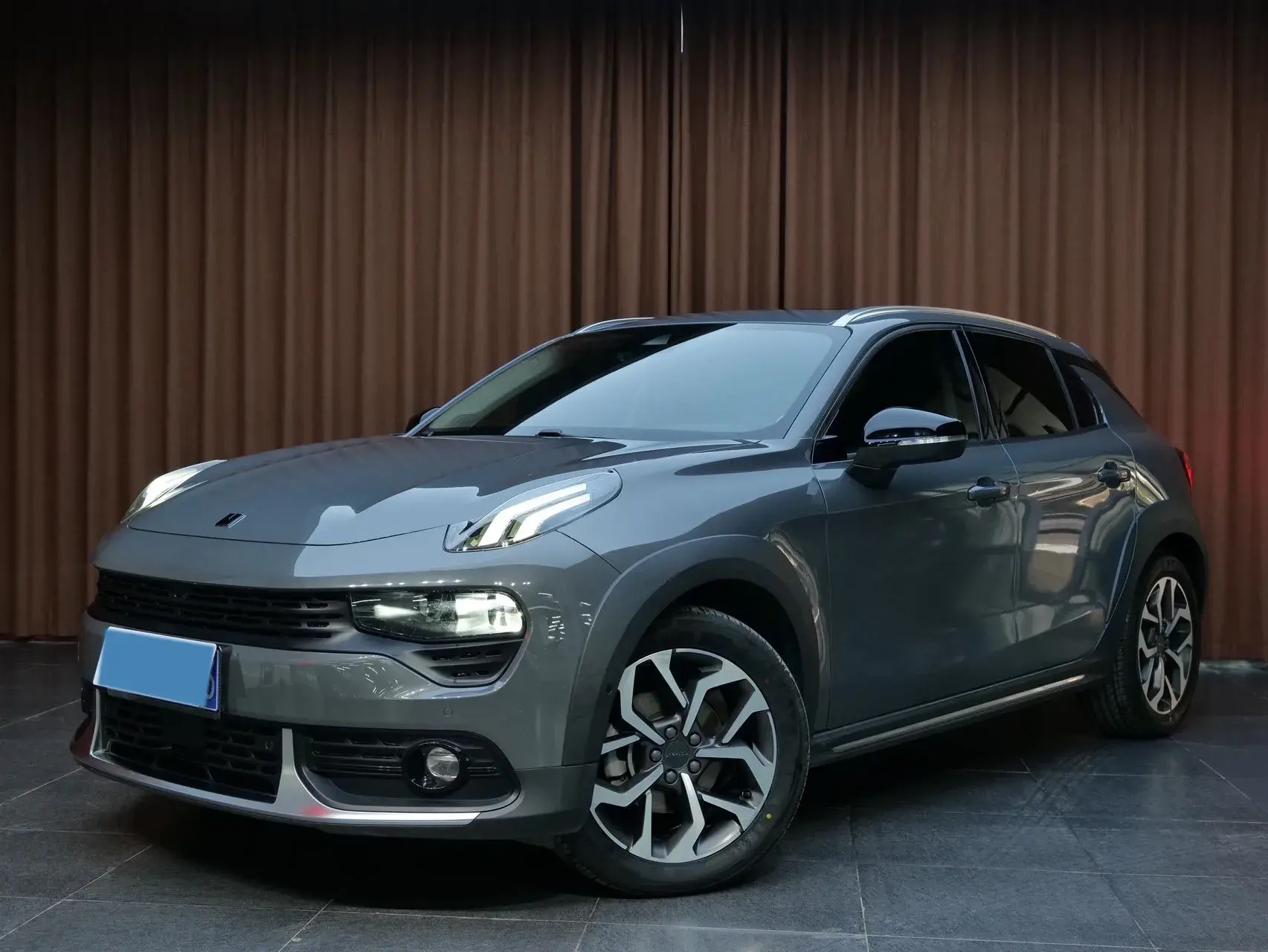 2018 LYNK&CO 02 view 1