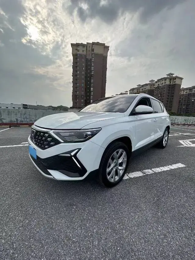 2023 JETTA VS5 view 1