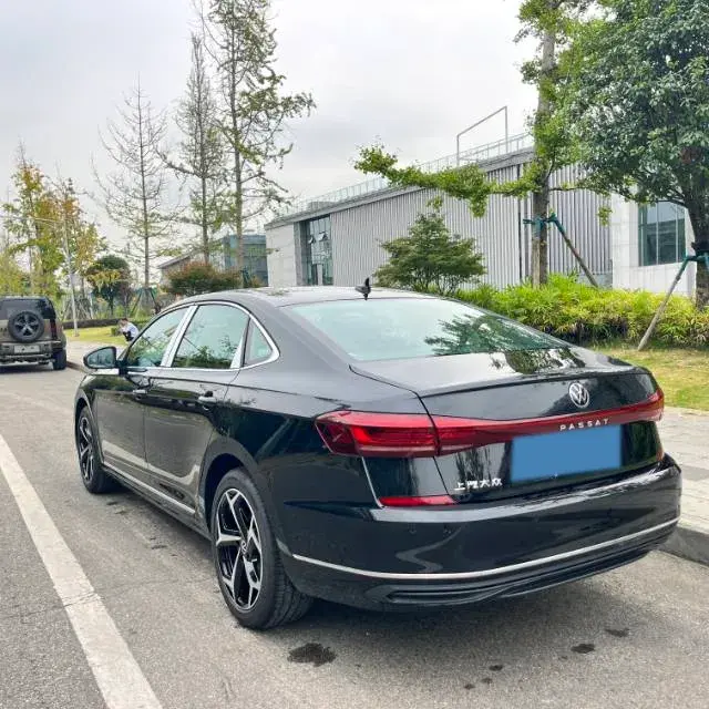 2025 VOLKSWAGEN PASSAT thumbnail 4