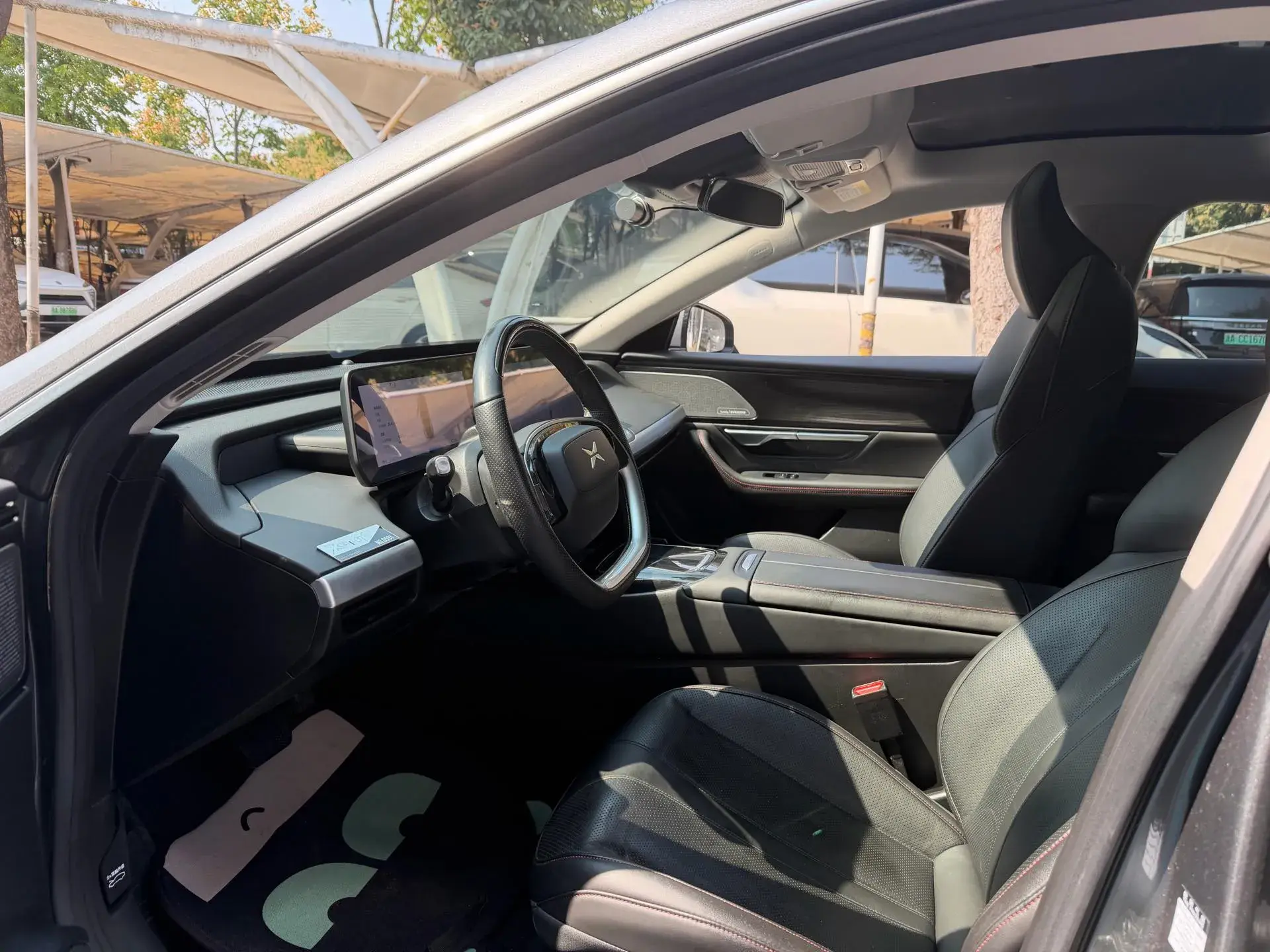 2020 XPENG P7 thumbnail 4