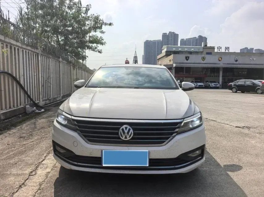 2018 VOLKSWAGEN LAVIDA thumbnail 2