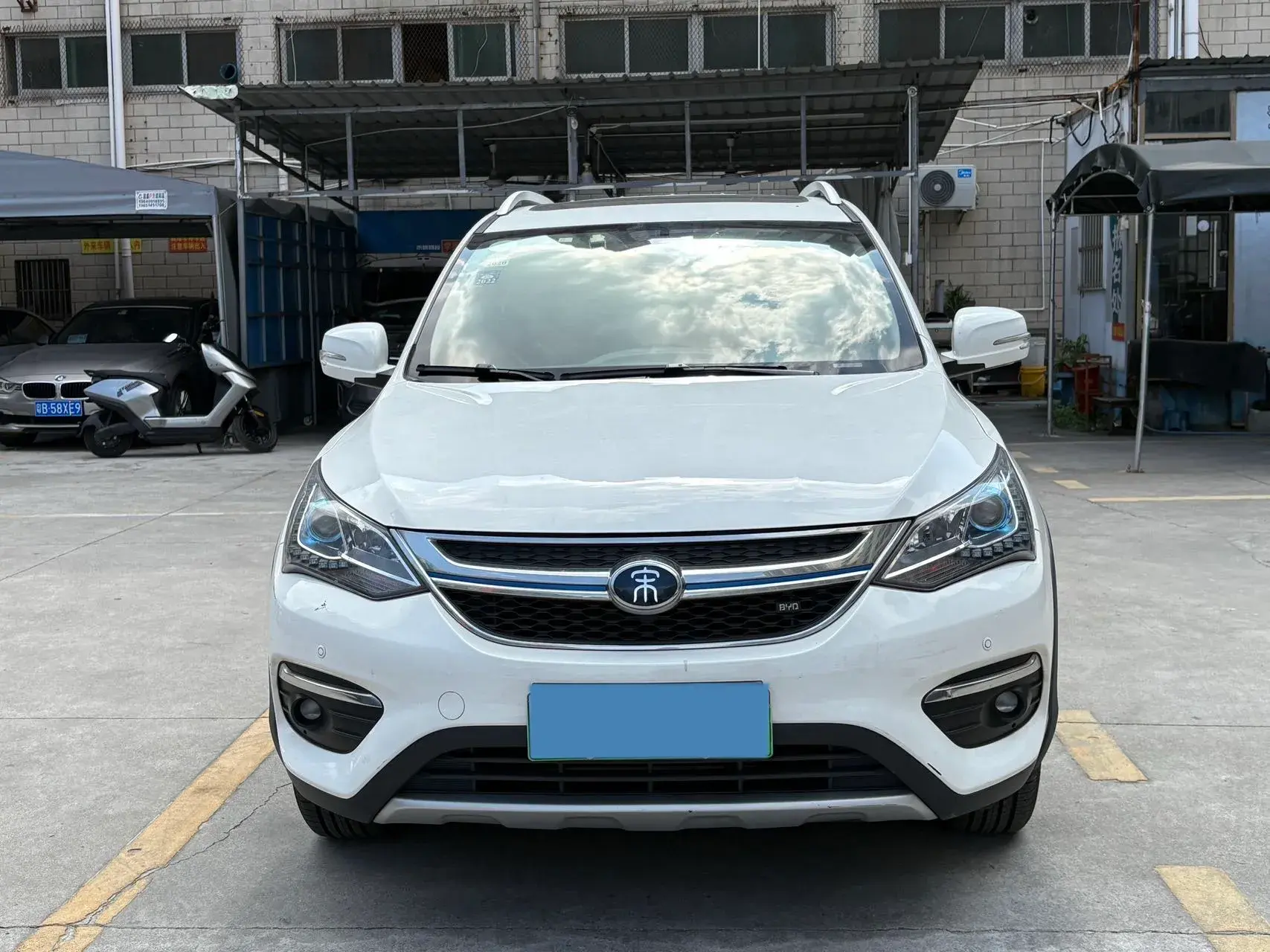 2017 BYD SONG thumbnail 2