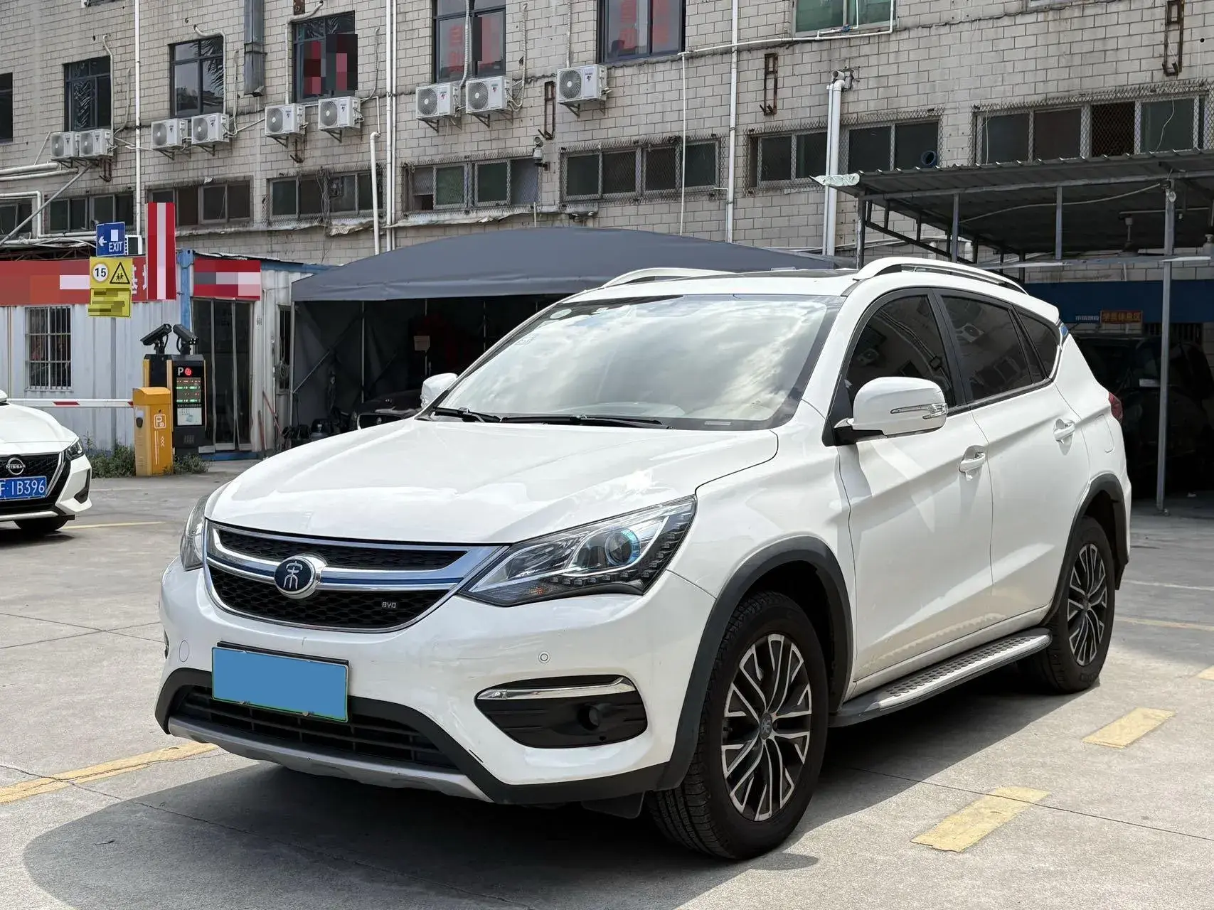 2017 BYD SONG view 1