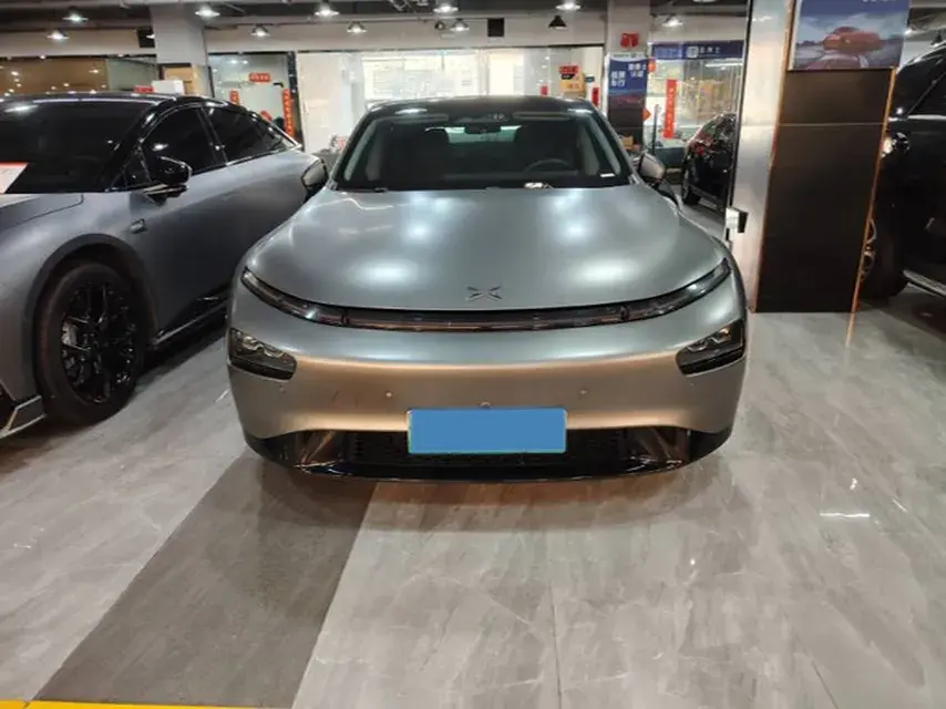 2022 XPENG P7 thumbnail 2