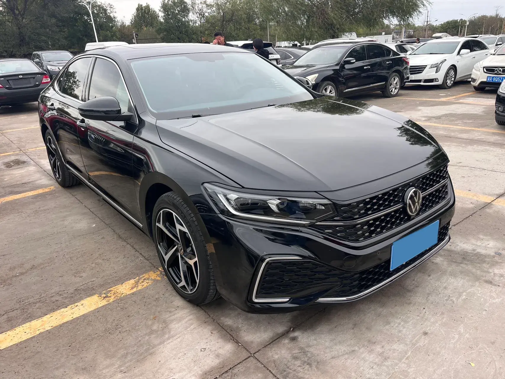 2024 VOLKSWAGEN PASSAT thumbnail 2