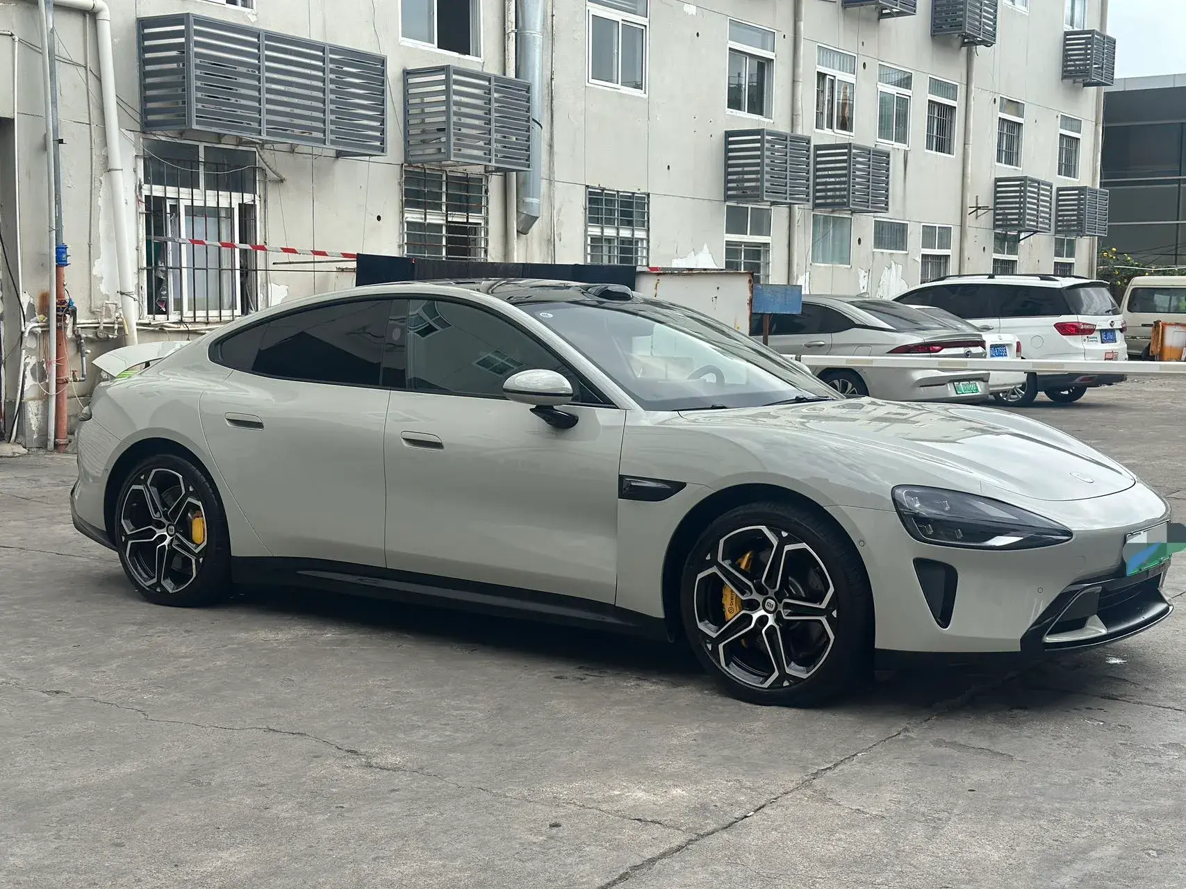 2024 MI SU7 thumbnail 3