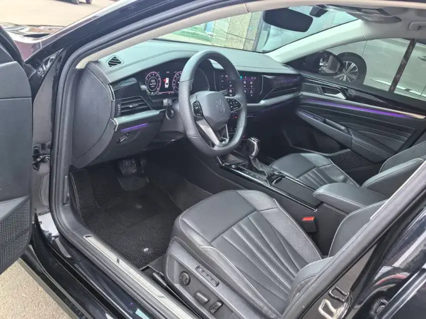 2024 VOLKSWAGEN PASSAT thumbnail 4