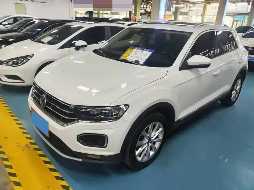 2022 VOLKSWAGEN T-ROC view 1