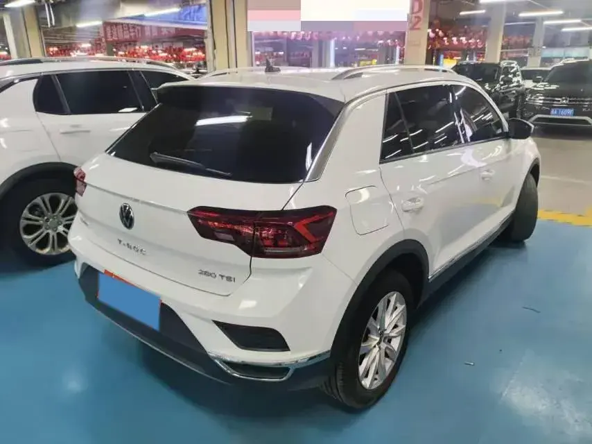 2022 VOLKSWAGEN T-ROC thumbnail 2