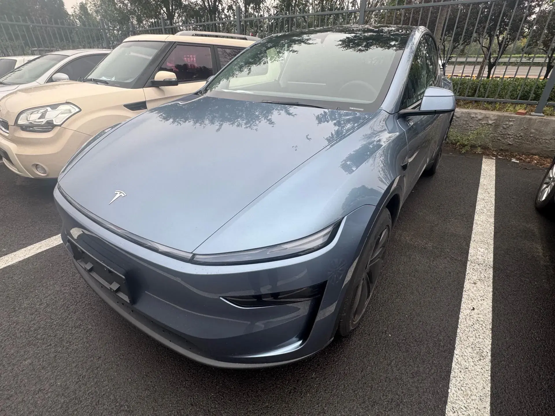 2025 TESLA MODEL view 1