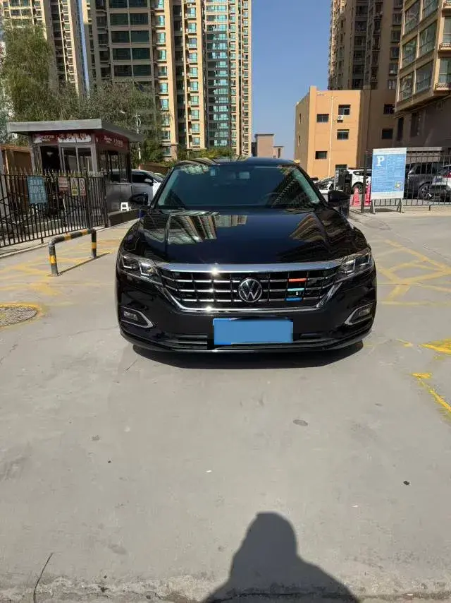 2020 VOLKSWAGEN PASSAT thumbnail 2