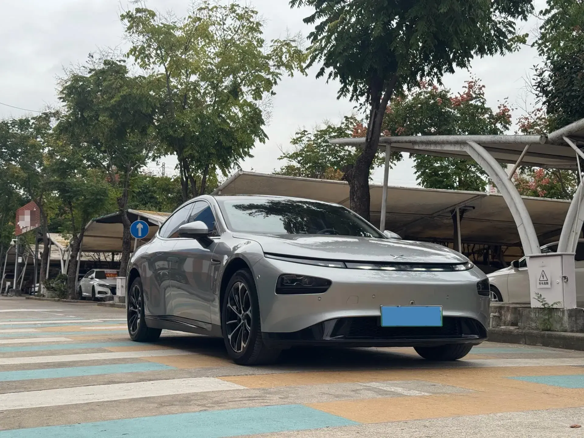 2020 XPENG P7 thumbnail 3