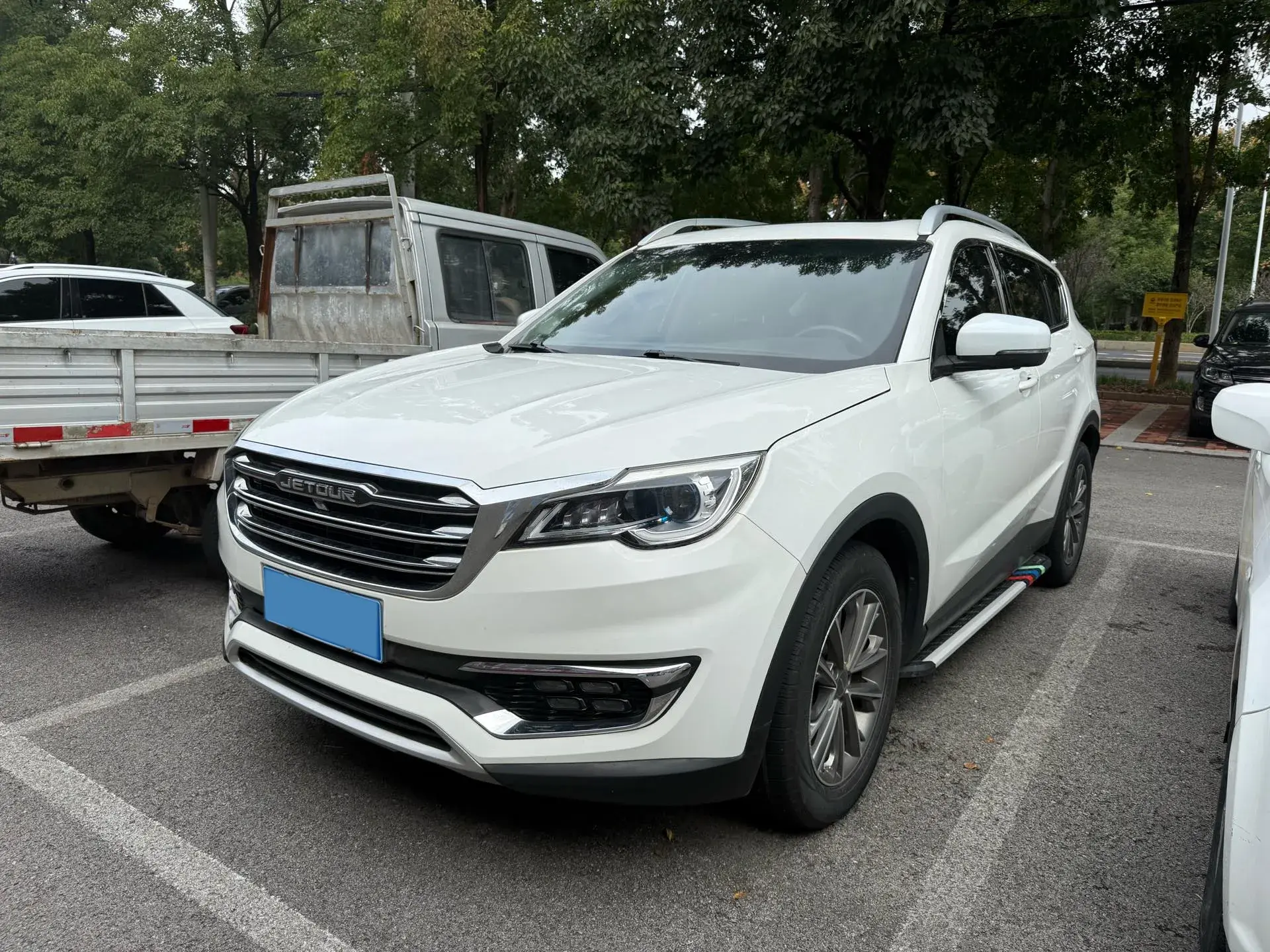 2018 JETOUR X70 view 1