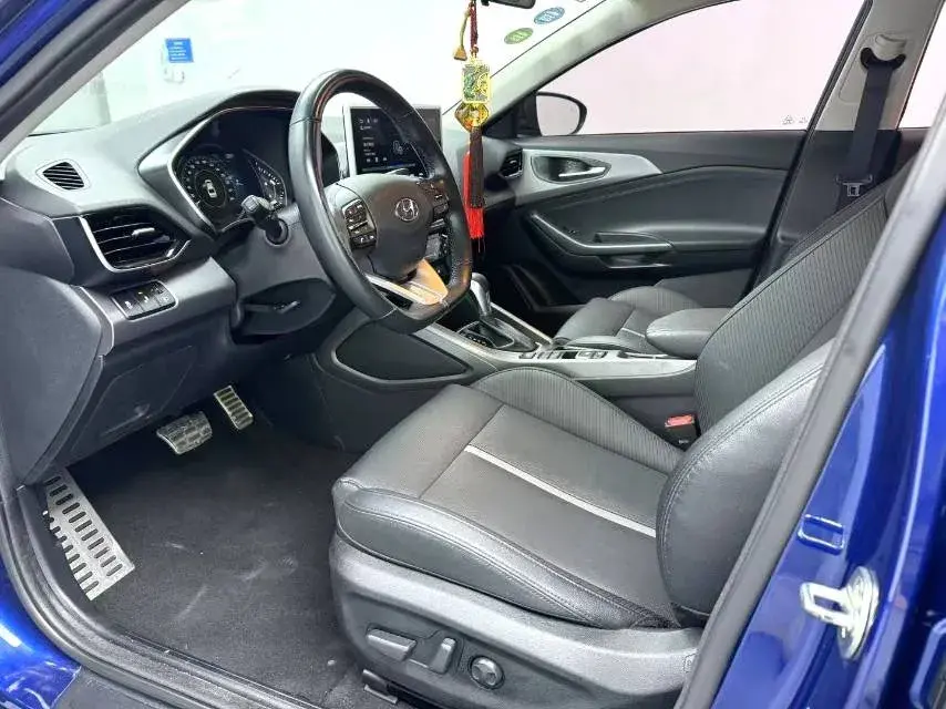 2019 HYUNDAI LA thumbnail 4