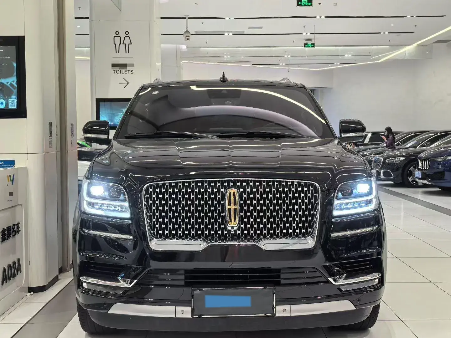 2019 LINCOLN NAVIGATOR thumbnail 2