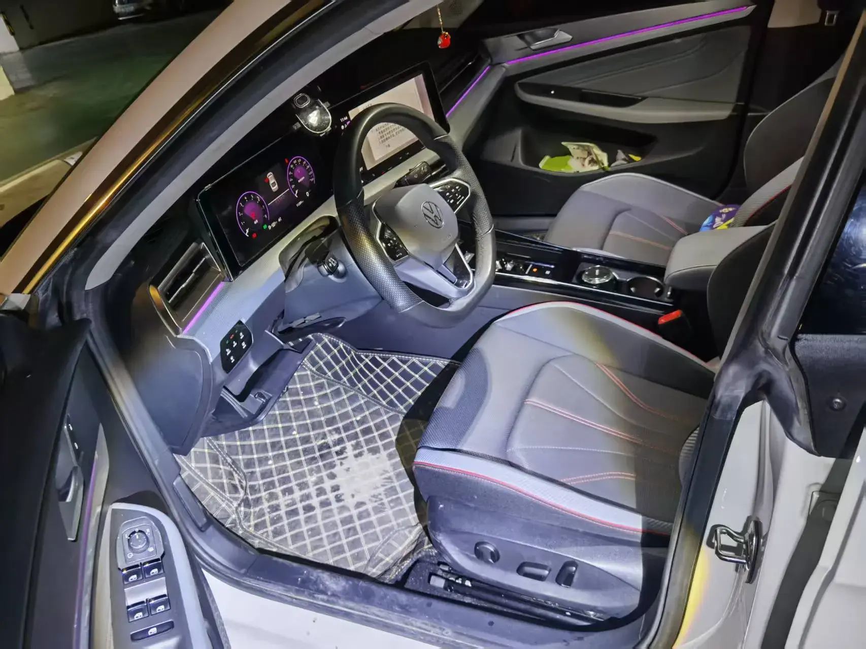 2022 VOLKSWAGEN LAMANDO thumbnail 3