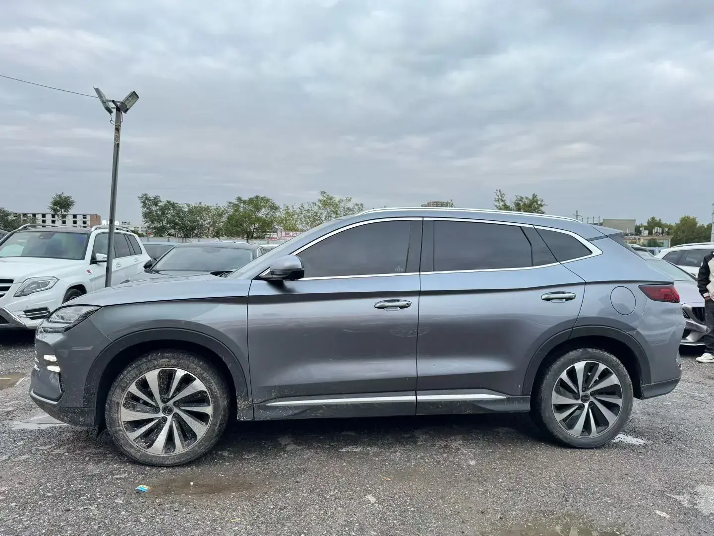 2024 BYD SONG thumbnail 3