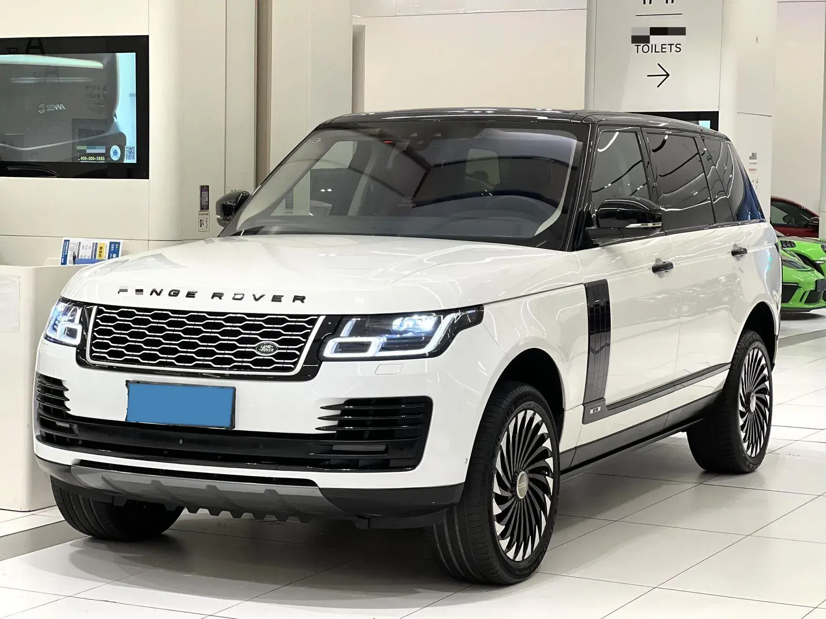 2018 LAND ROVER view 1