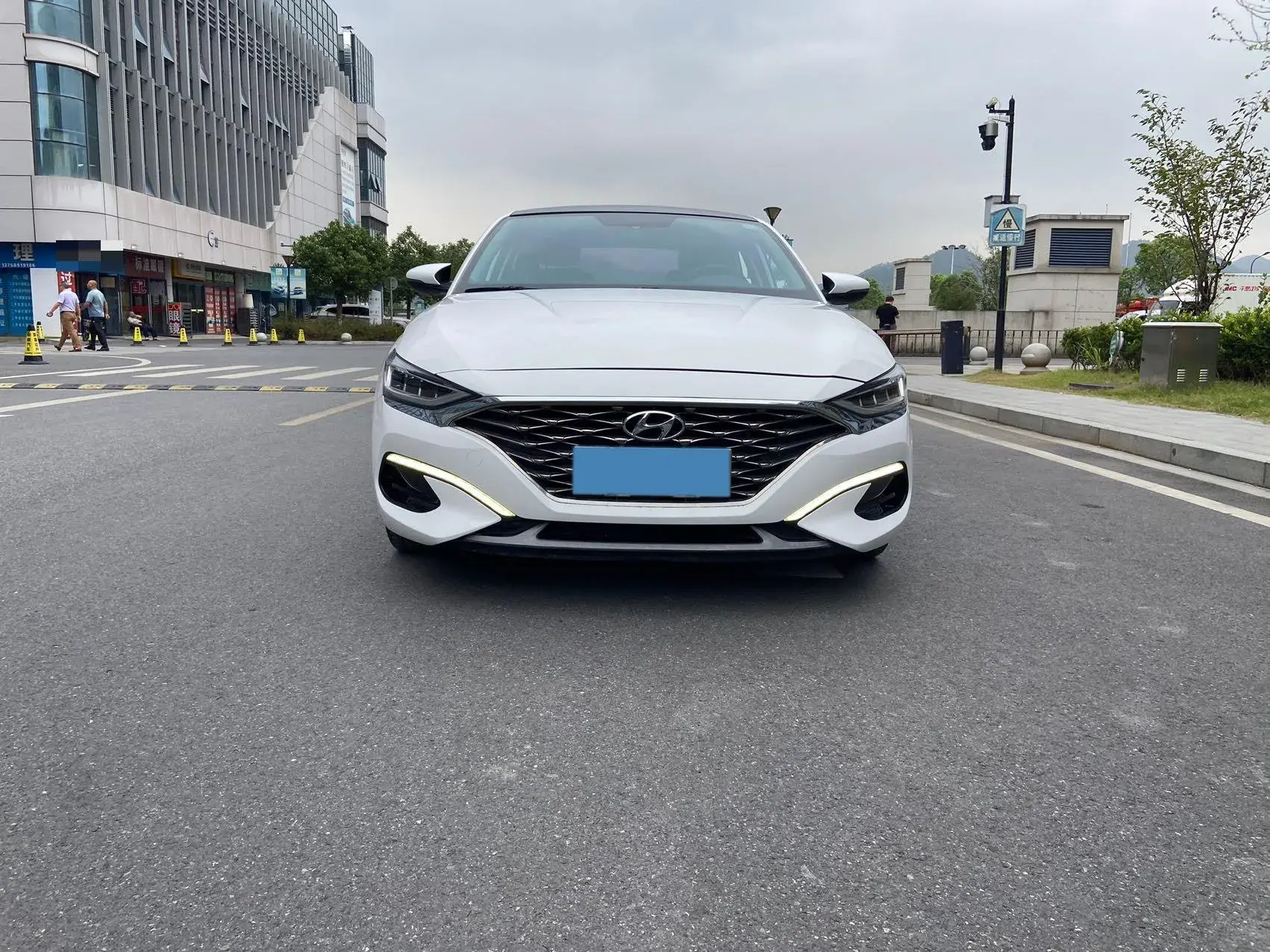 2019 HYUNDAI LA thumbnail 2