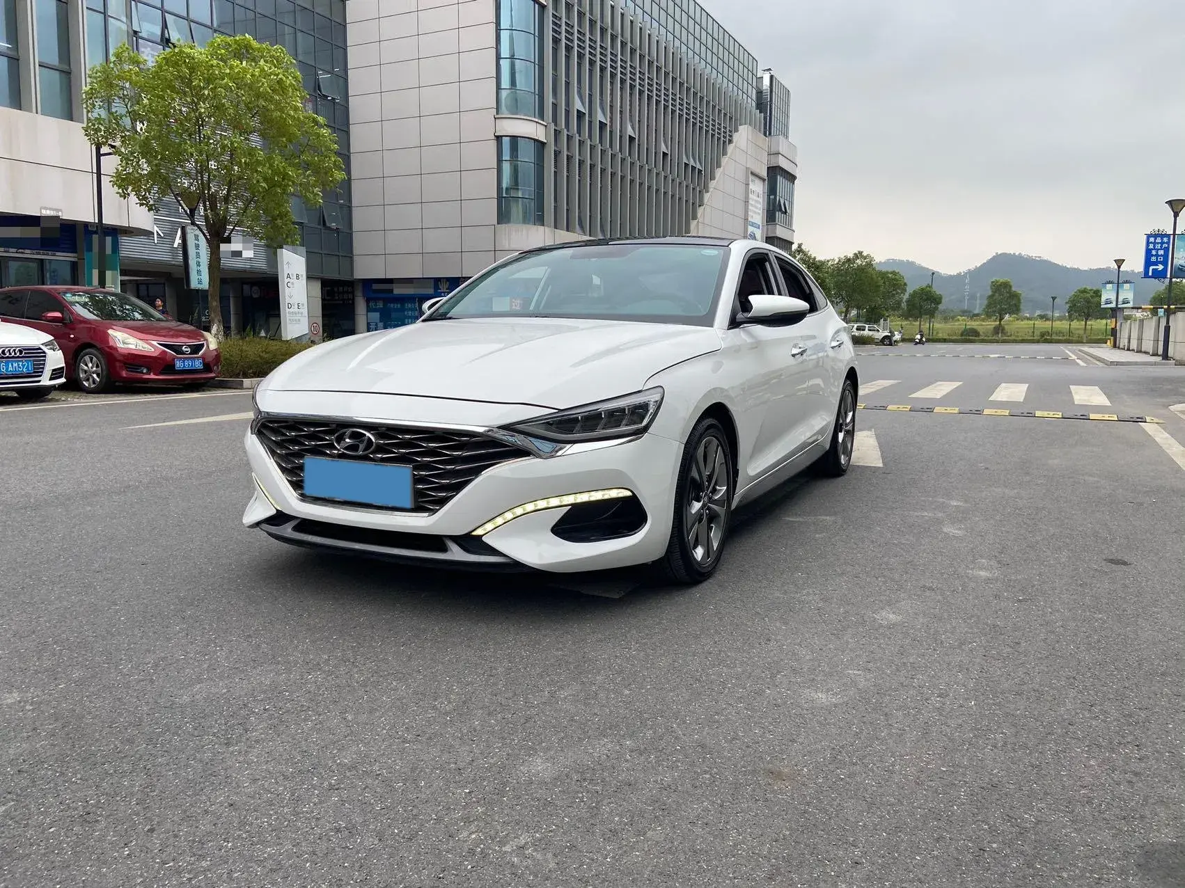 2019 HYUNDAI LA view 1